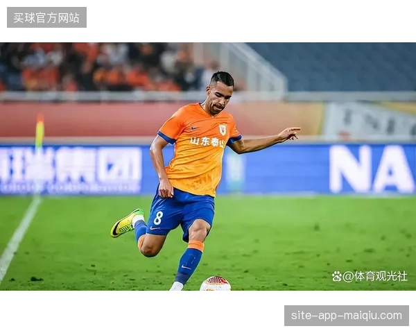 中国男足友谊赛力克新加坡，归化前锋塞尔吉尼奥斩获国足生涯首球